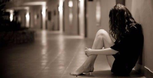 她似月光落我心,落我心底——浪漫邂逅的瞬间